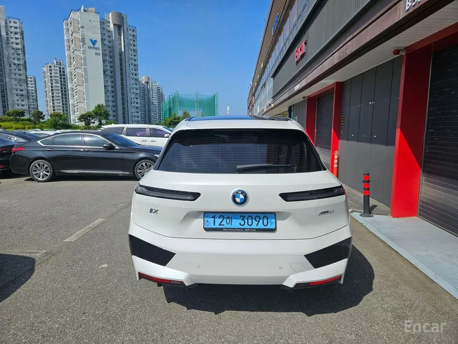 2021 BMW iX