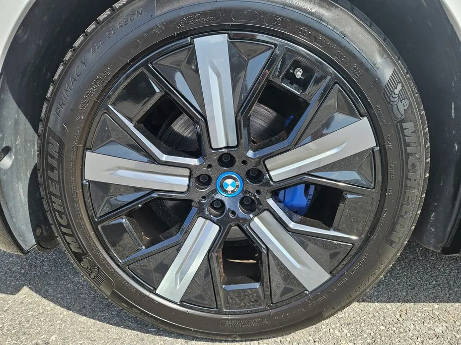 2021 BMW iX