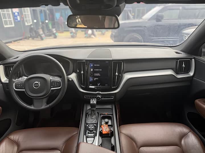 Фото 6 - Volvo XC60