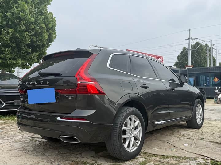 Фото 9 - Volvo XC60