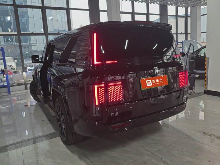 BYD Yangwang U8 2025 2025款 鼎世版