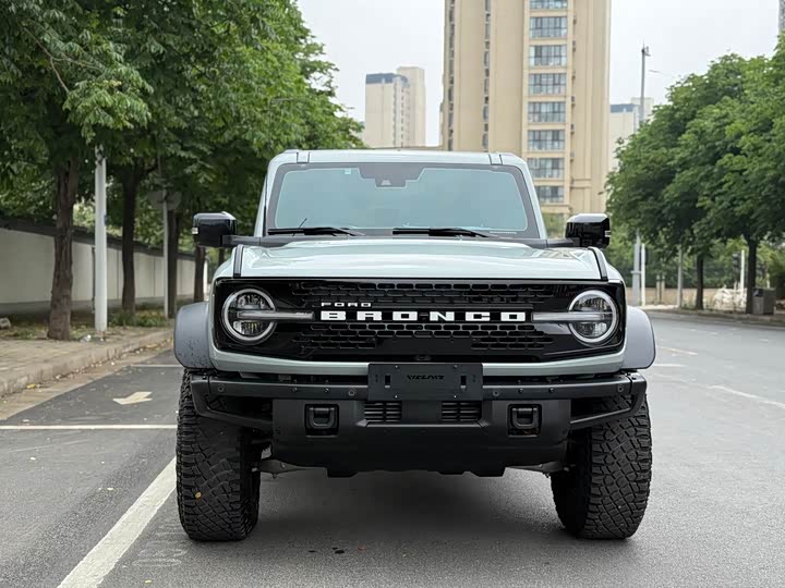 Фото 2 - Ford Bronco