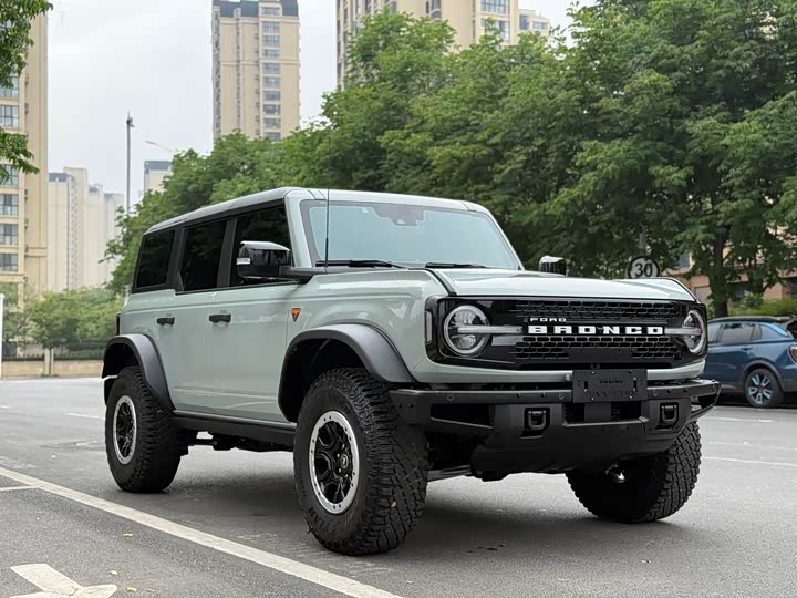 Фото 3 - Ford Bronco