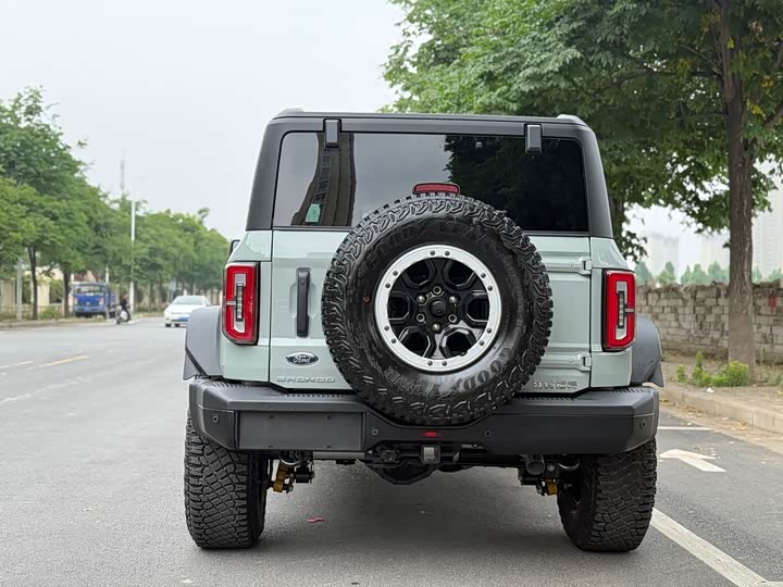Фото 5 - Ford Bronco