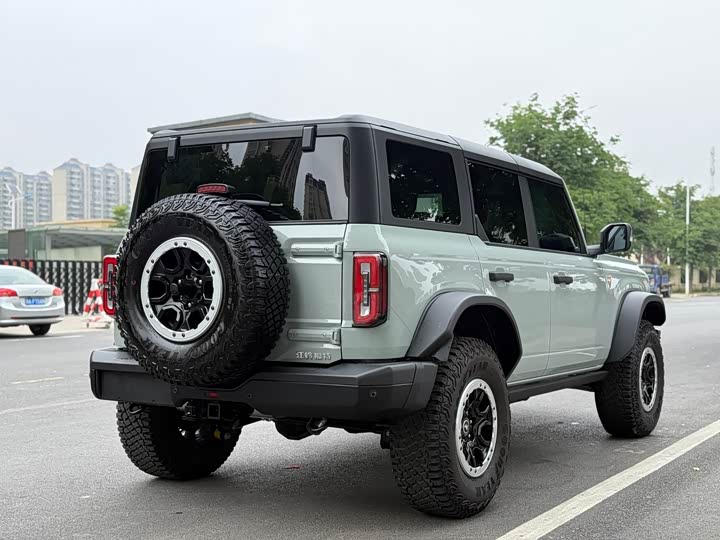 Фото 6 - Ford Bronco