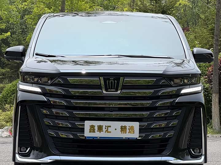 2025 Toyota Vellfire