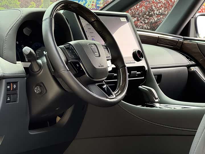 Toyota Vellfire 2025 2025款 皇冠 双擎 2.5L 墨金行政版