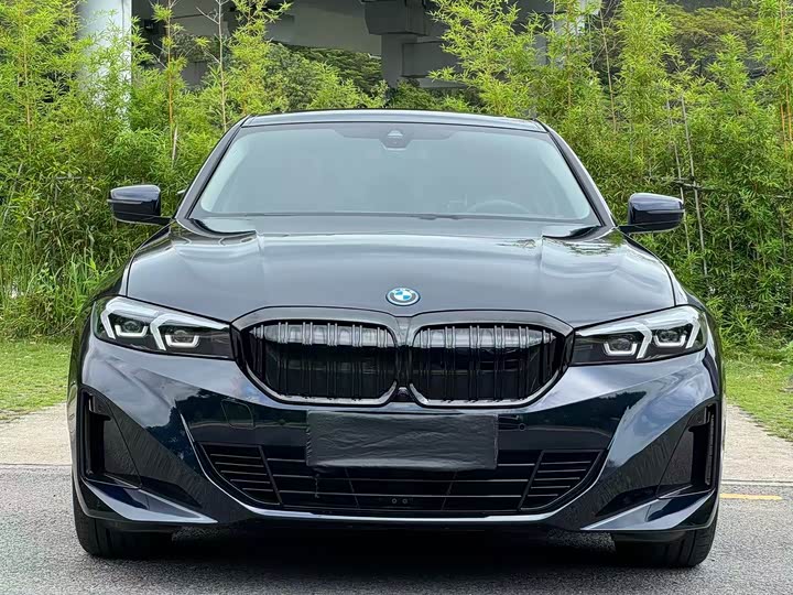 Фото 2 - BMW i3
