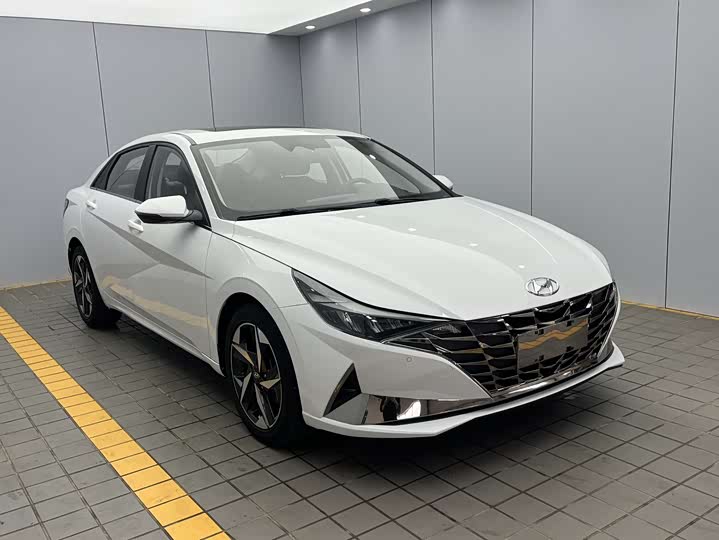Zdjęcie 3 - Hyundai Elantra N line
