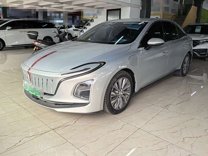 Фото 1 - Hongqi E-QM5