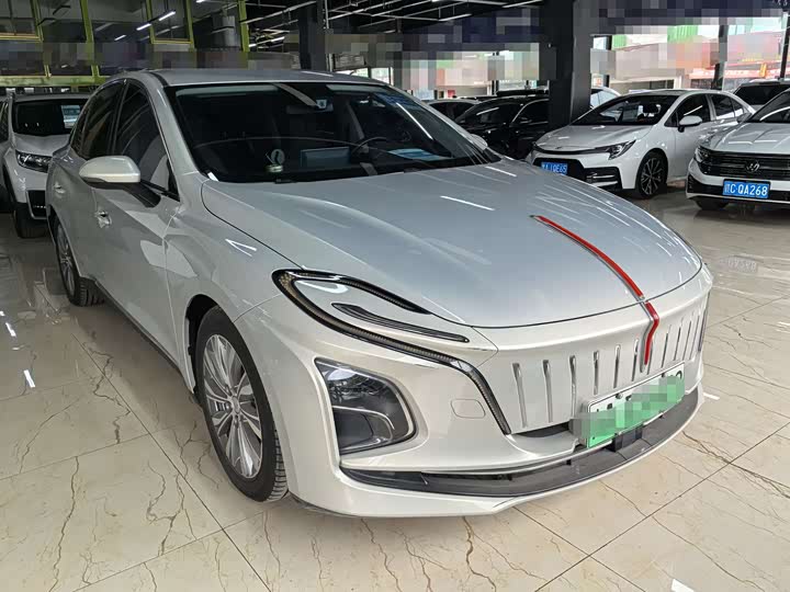 Фото 3 - Hongqi E-QM5