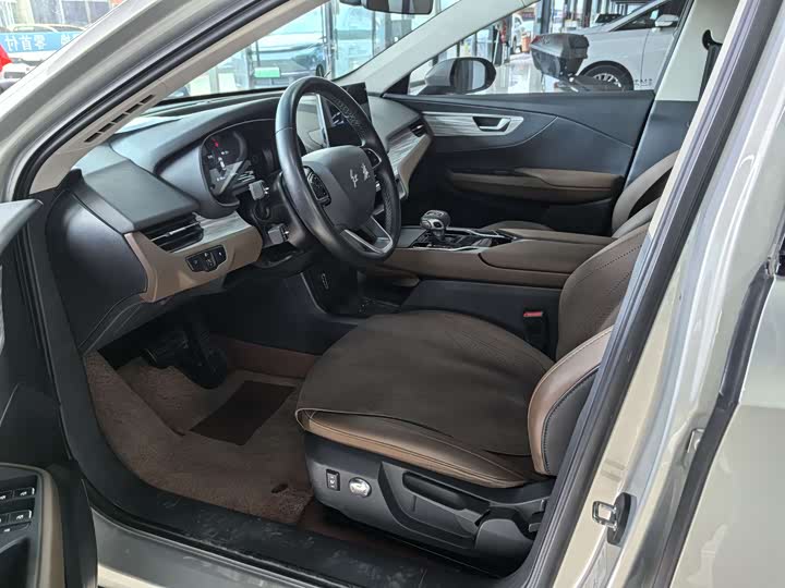 Фото 7 - Hongqi E-QM5