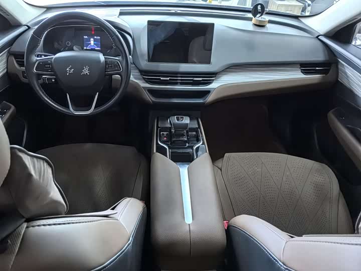 Фото 8 - Hongqi E-QM5