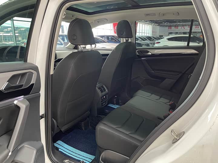 Фото 9 - Volkswagen Tayron