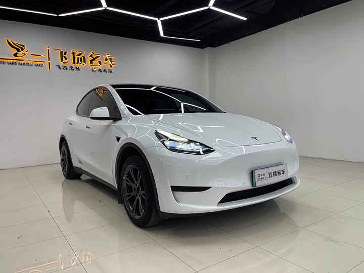 Фото 3 - Tesla Model Y