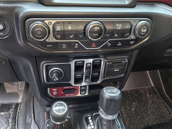 Jeep Wrangler 2021 2021款 2.0T 罗宾汉四门版