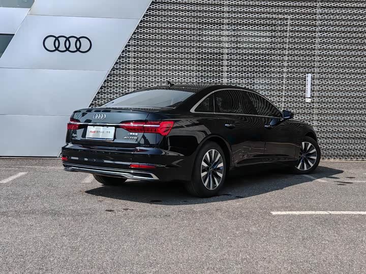Zdjęcie 4 - Audi A6L