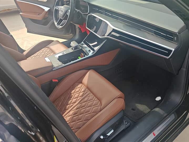 Photo 8 - Audi A6L