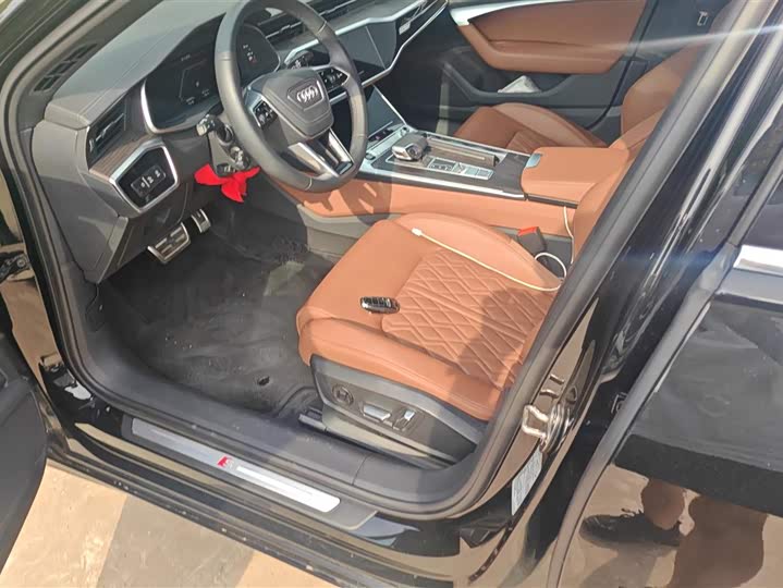 Photo 9 - Audi A6L