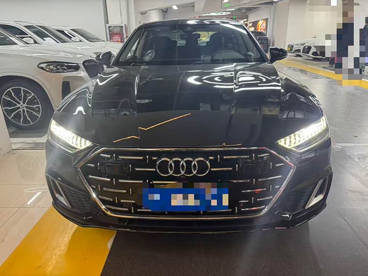 Фото 2 - Audi A7L