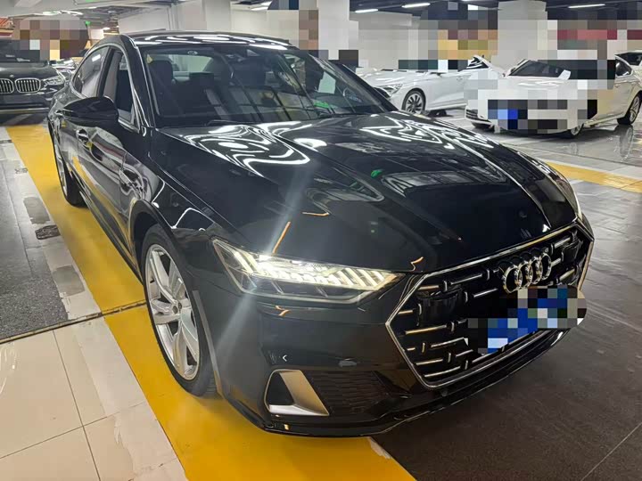 Фото 3 - Audi A7L