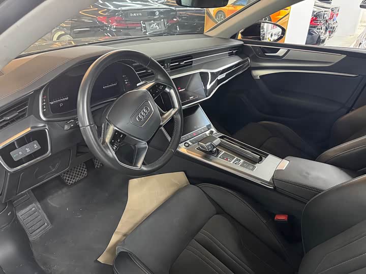 Фото 4 - Audi A7L