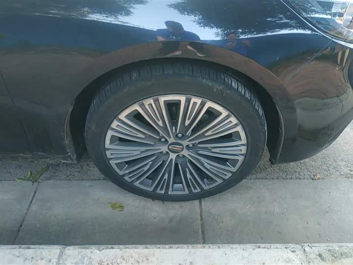 Фото 6 - Hongqi H5