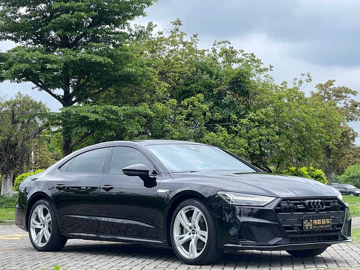 Фото 3 - Audi A7L