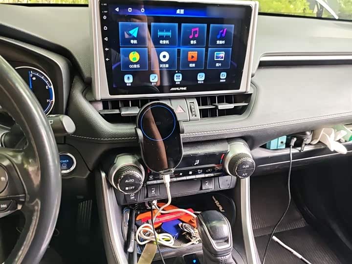 Photo 6 - Toyota RAV4