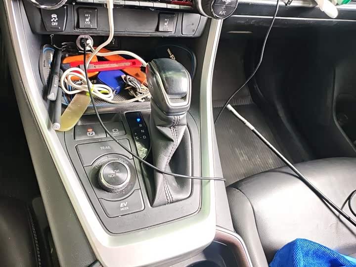 Photo 7 - Toyota RAV4
