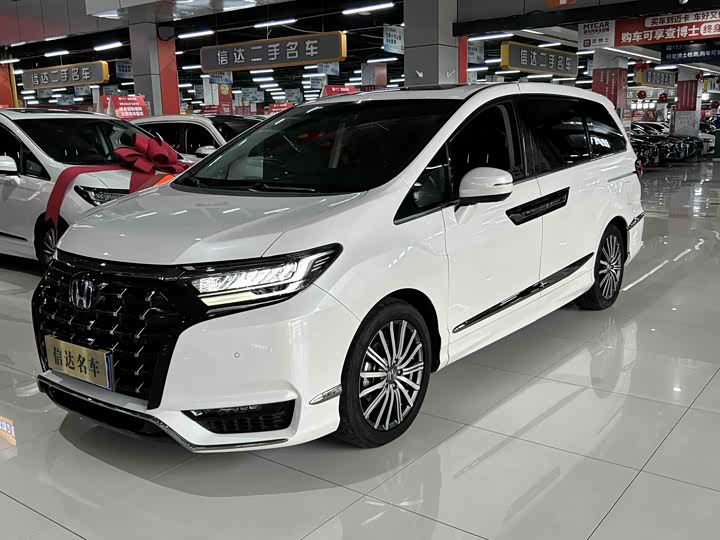 Фото 1 - Honda Elysion