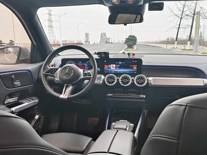 Фото 9 - Mercedes-Benz GLB-Class