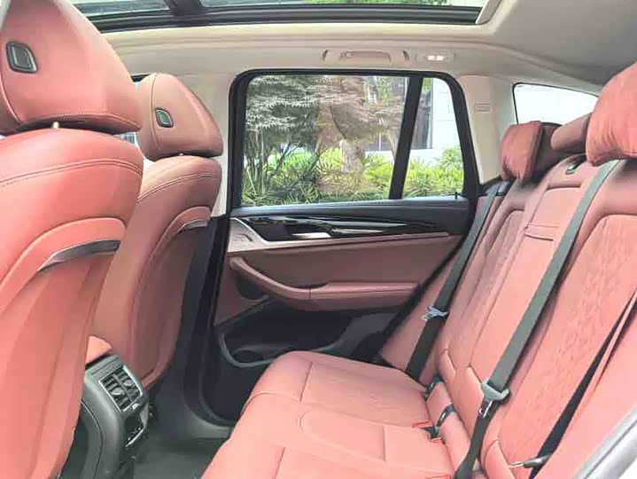 Фото 8 - BMW iX3