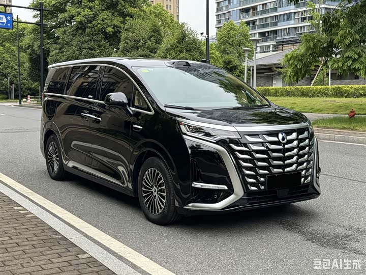Denza D9 2025 2025款 DM-i 智驾版 1020 四驱尊荣型