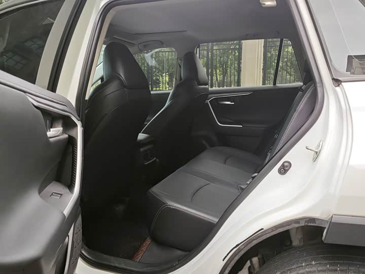 Фото 4 - Toyota Wildlander