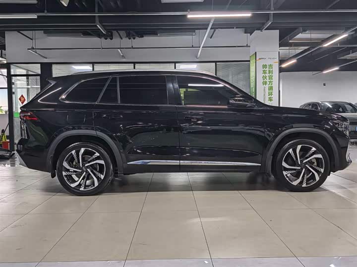 Фото 3 - Geely Monjaro