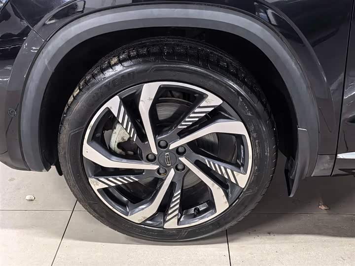 Фото 8 - Geely Monjaro
