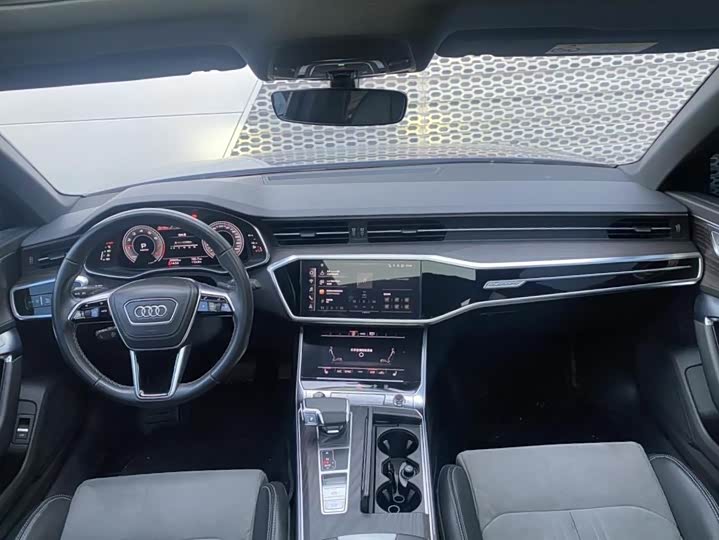 Фото 7 - Audi A6L