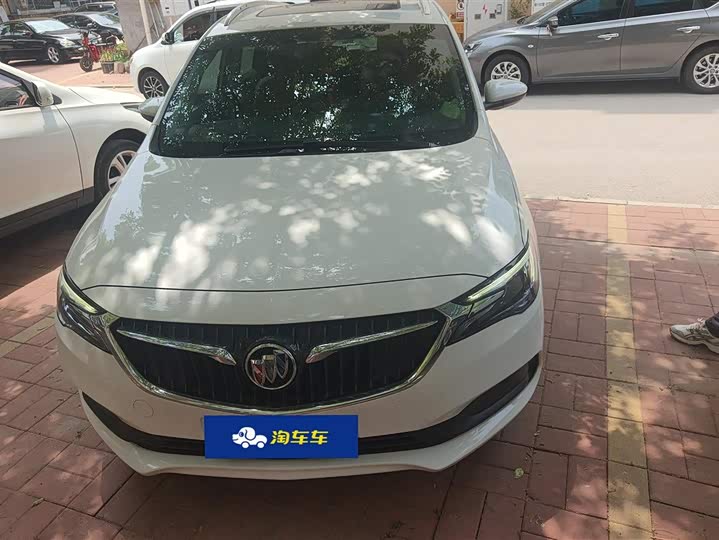 Photo 2 - Buick GL6