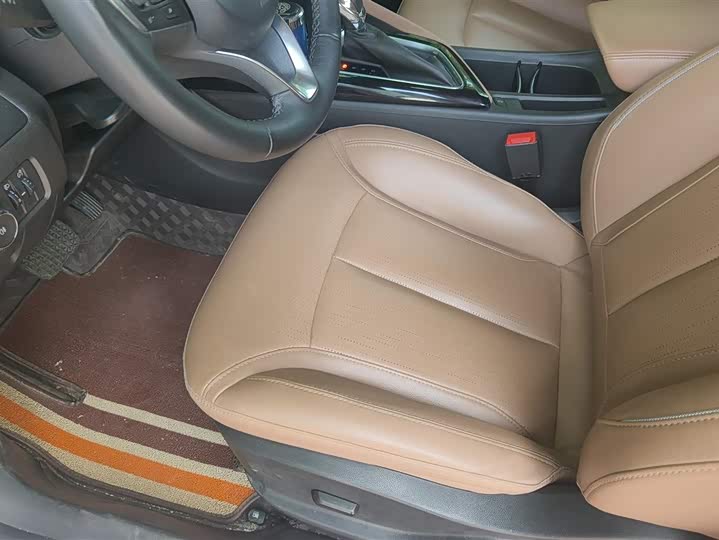 Photo 9 - Buick GL6