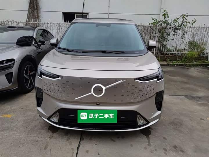 Volvo EM90 2025 2025款 Ultra 六座