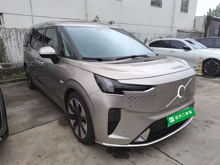 Volvo EM90 2025 2025款 Ultra 六座
