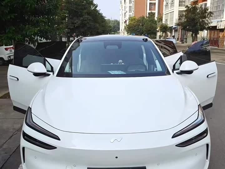 Фото 2 - Nio Onvo L60