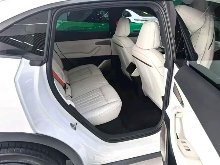 Фото 5 - Nio Onvo L60