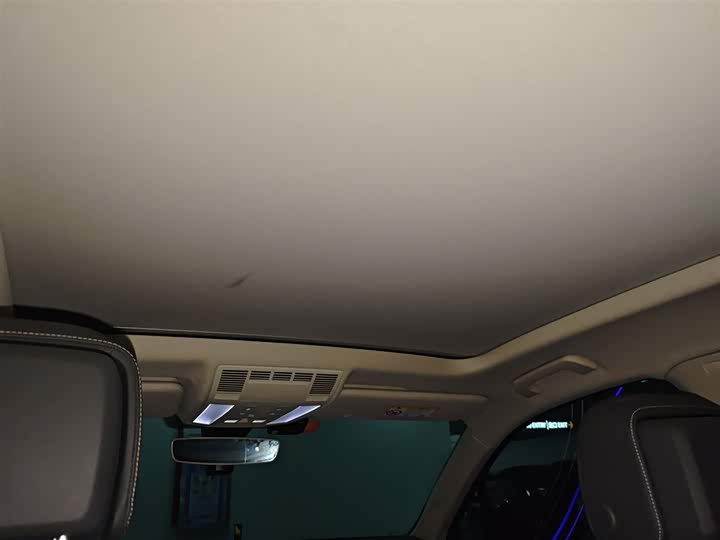Фото 9 - Volkswagen Touareg