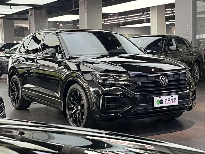 Фото 3 - Volkswagen Touareg