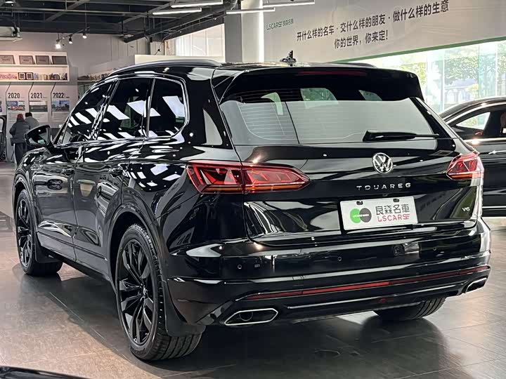Фото 4 - Volkswagen Touareg