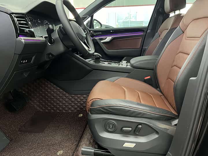 Фото 7 - Volkswagen Touareg