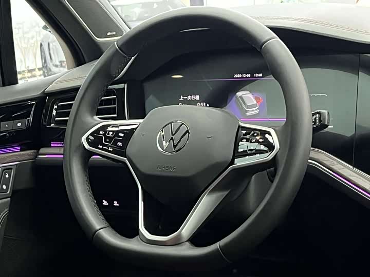Фото 9 - Volkswagen Touareg