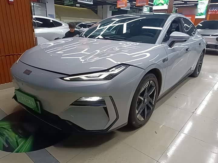 Фото 2 - Geely Galaxy E8